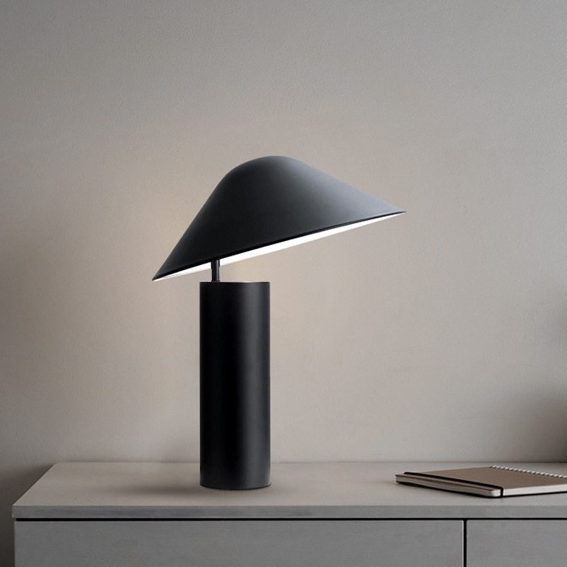 Lámpara réplica de mesa D